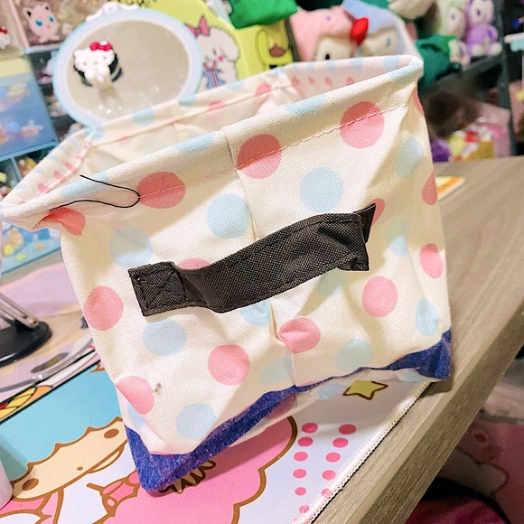 Peanuts storage bin - Picture 2 of 3